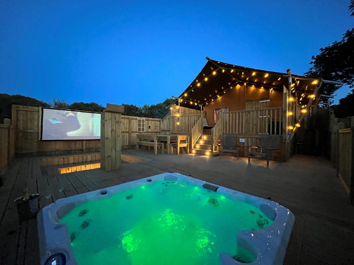 Aladdin Safari Tent Luxe tent United Kingdom